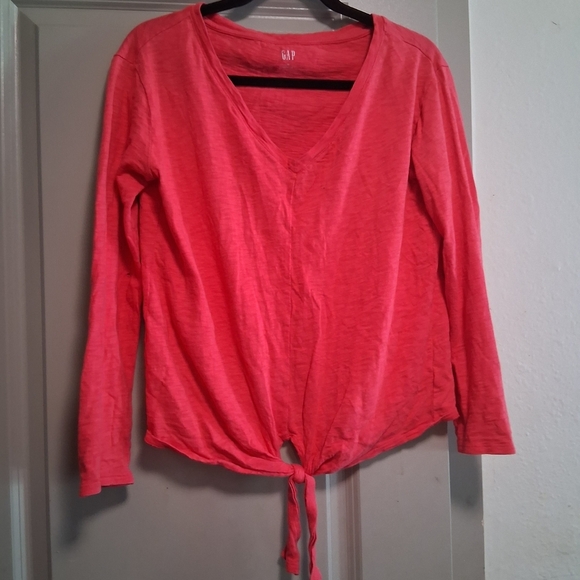 GAP Tops - GAP Women's Vibrant Pink V-Neck Blouse